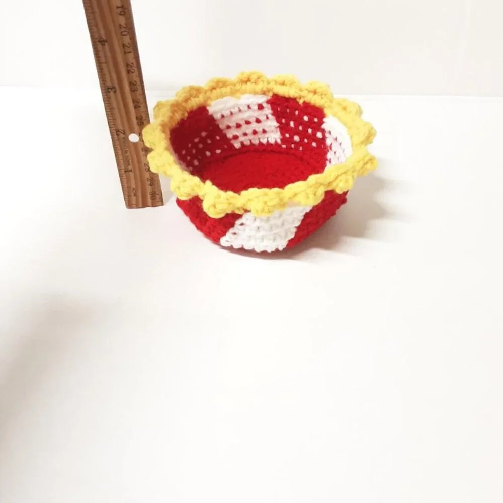 Handmade Crochet Popcorn Coaster Set with Red & White Striped Basket New - Picture 4 of 8